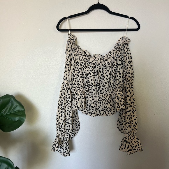 Summertime Off-Shoulder Leopard Print Top - Picture 2 of 5